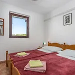 2 Bedroom Awesome In Krk Appartement