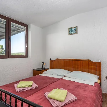 2 Bedroom Awesome In Krk Appartement