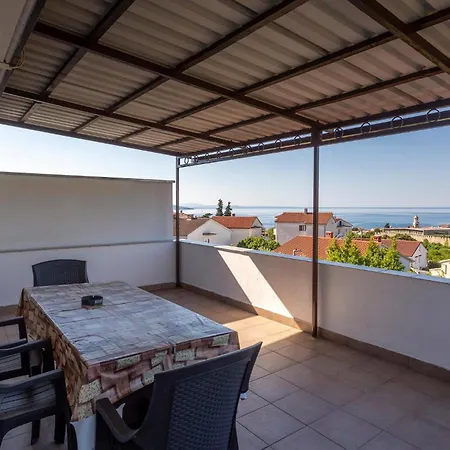 Apartment 2 Bedroom Awesome In Krk *