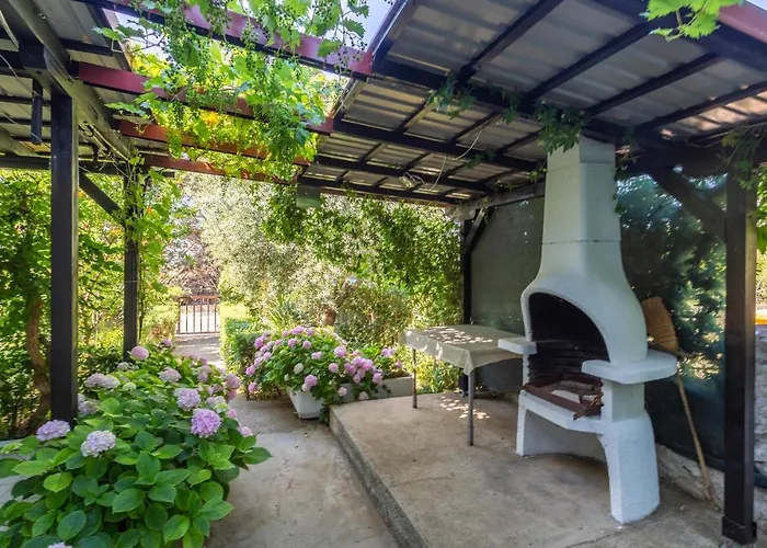 2 Bedroom Awesome In Krk