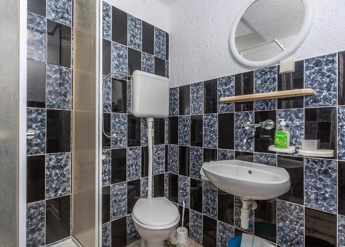 Apartman 2 Bedroom Awesome In Krk Krk Town